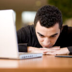 Estagiário ofendido por supervisor receberá indenização